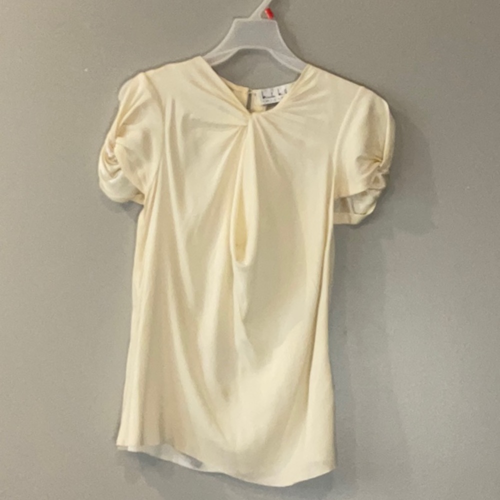 EUC Nicole Miller Collection Cream Women's Silky top - Picture 1 of 7